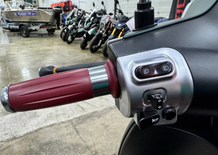 Скутер PROMAX Miami 240 (49) в Майкопе