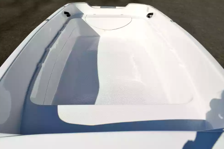 Стеклопластиковая лодка Пингвин (тримаран) в Майкопе