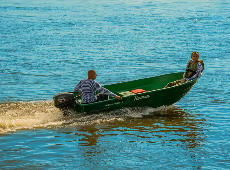 Стеклопластиковая лодка Neman-340 (тримаран) в Майкопе