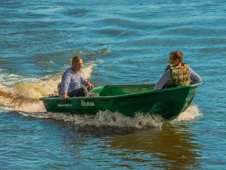 Стеклопластиковая лодка Neman-340 (тримаран) в Майкопе