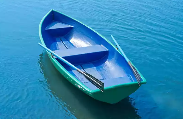 Стеклопластиковая лодка Дельфин в Майкопе