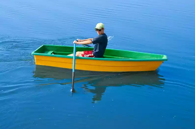 Стеклопластиковая лодка Малютка в Майкопе