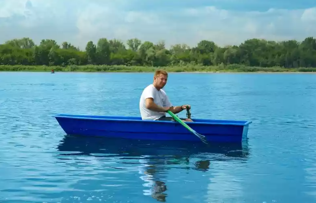 Стеклопластиковая лодка Малютка в Майкопе