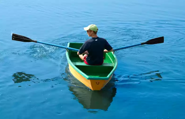 Стеклопластиковая лодка Малютка в Майкопе