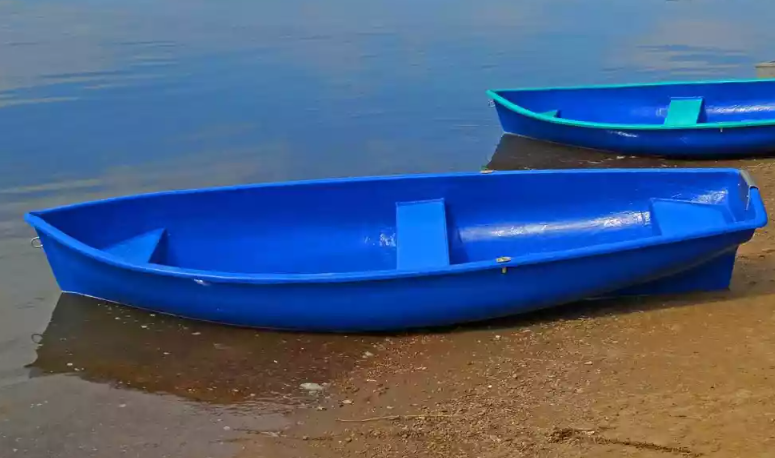 Стеклопластиковая лодка Омуль в Майкопе