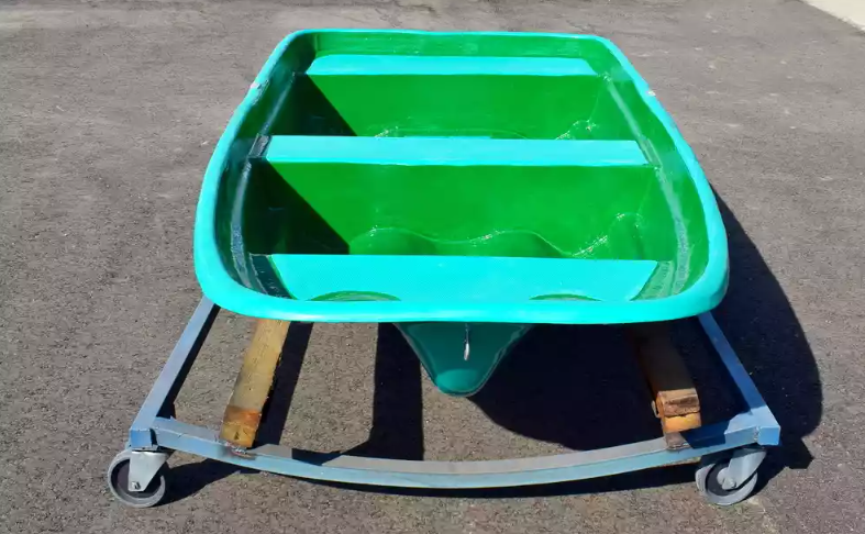 Стеклопластиковая лодка Старт (тримаран) в Майкопе