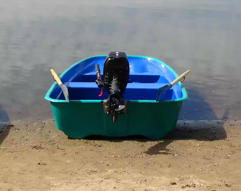 Стеклопластиковая лодка Старт (тримаран) в Майкопе