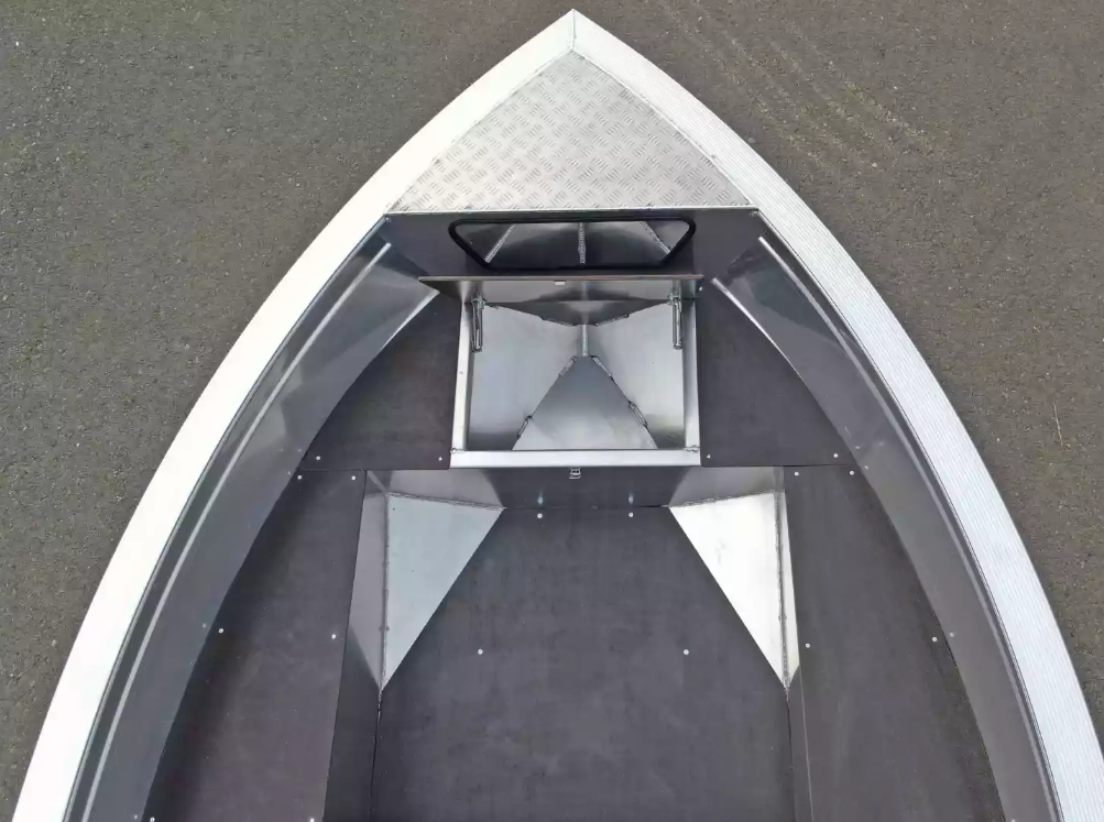 Алюминиевая лодка  Неман-420 в Майкопе