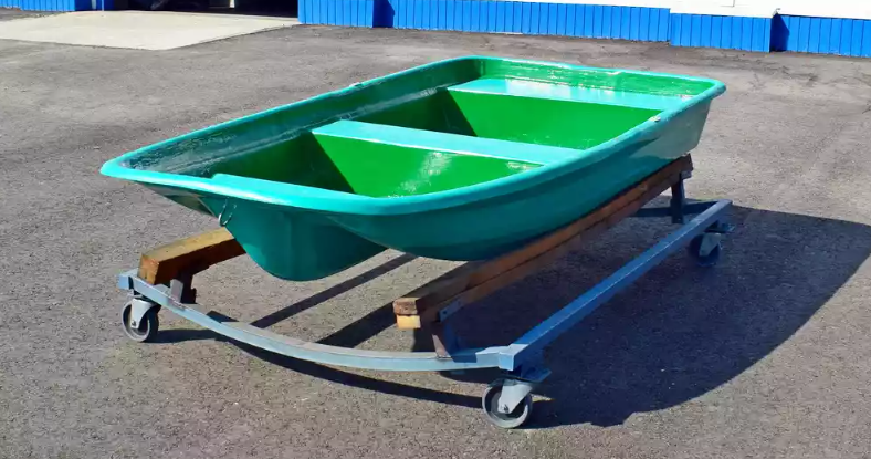 Стеклопластиковая лодка Старт (тримаран) в Майкопе