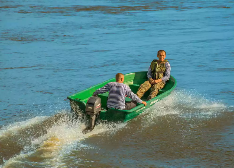 Стеклопластиковая лодка Neman-340 (тримаран) в Майкопе