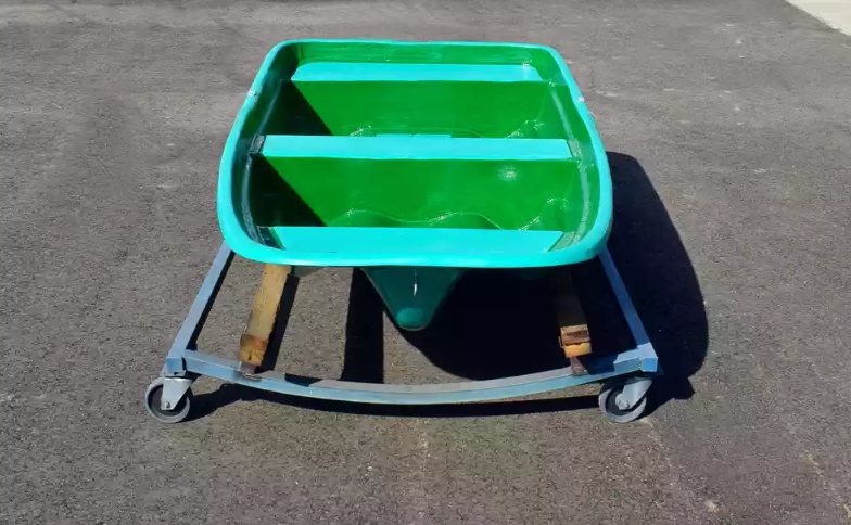 Стеклопластиковая лодка Старт (тримаран) в Майкопе