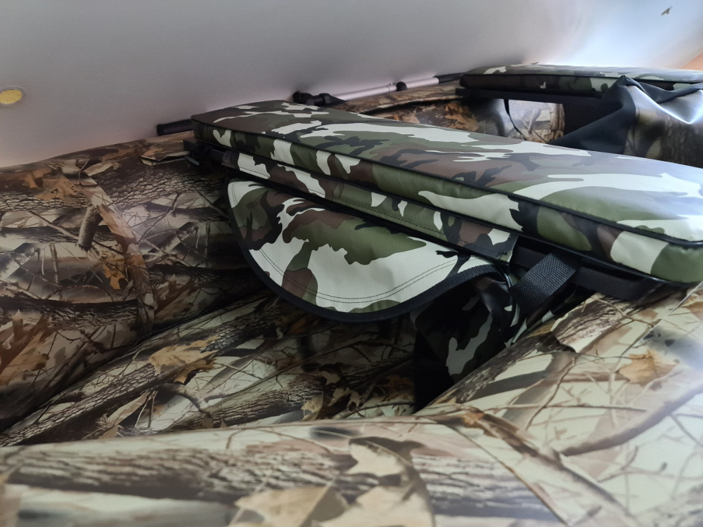 КОМПЛЕКТ МЯГКИХ НАКЛАДОК С СУМКОЙ ДЛЯ ЛОДОК 80Х20 КАМУФЛЯЖ в Майкопе