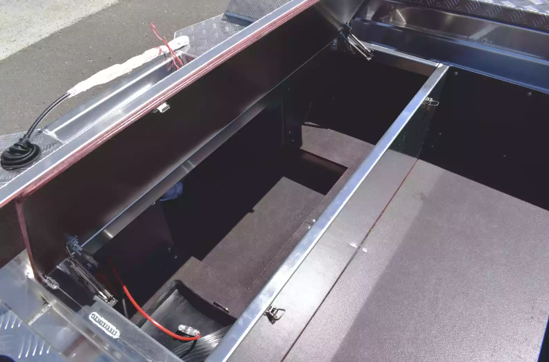 Алюминиевая лодка Wyatboat-390 DCM в Майкопе