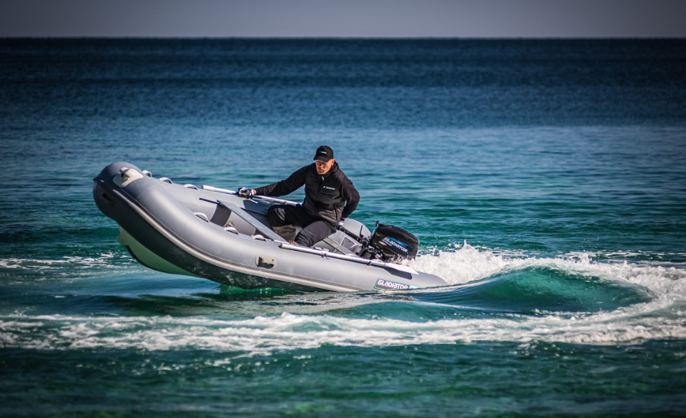 Лодка GLADIATOR RIB380AL в Майкопе