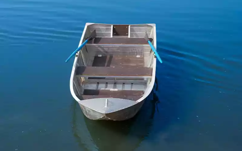 Алюминиевая лодка Вятка-Профи 37 в Майкопе