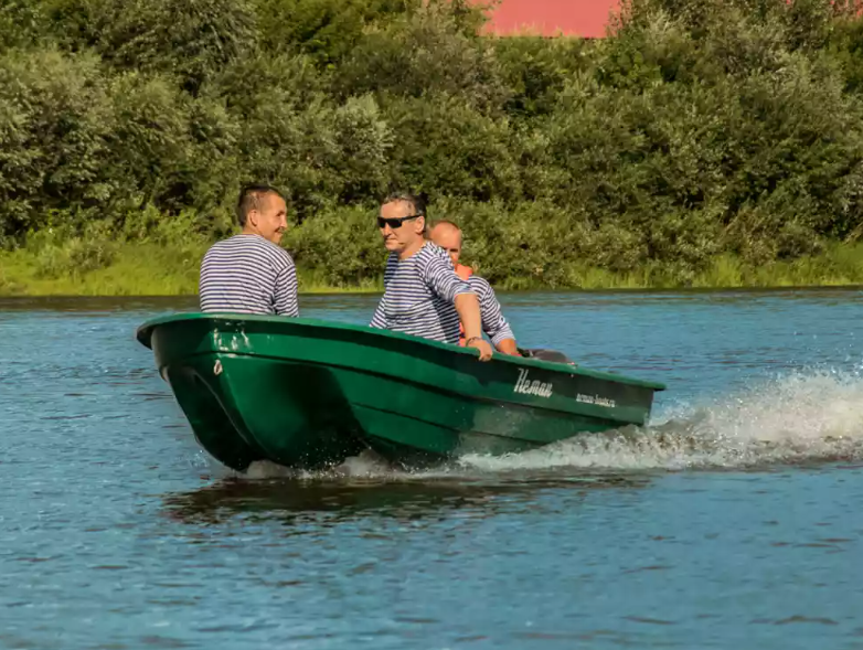 Стеклопластиковая лодка Neman-340 (тримаран) в Майкопе