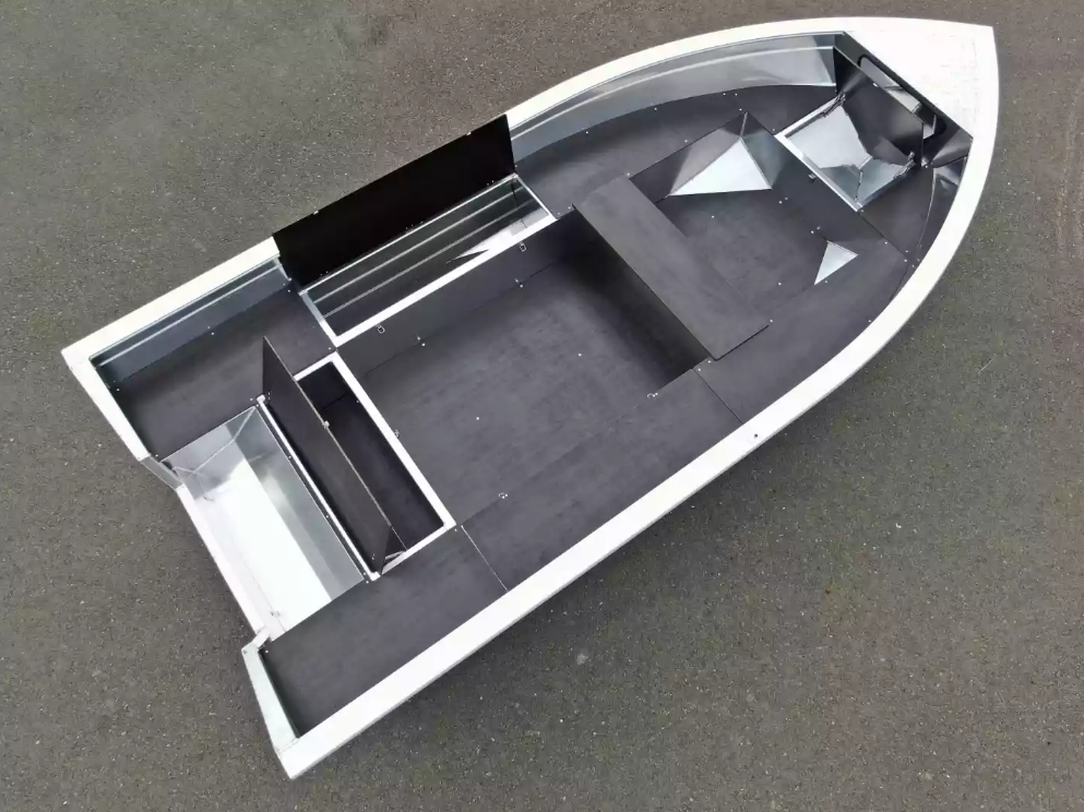 Алюминиевая лодка  Неман-420 в Майкопе