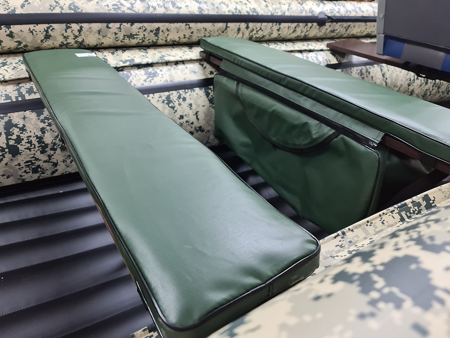 КОМПЛЕКТ МЯГКИХ НАКЛАДОК С СУМКОЙ ДЛЯ ЛОДОК 110Х20 ЗЕЛЕНЫЙ в Майкопе
