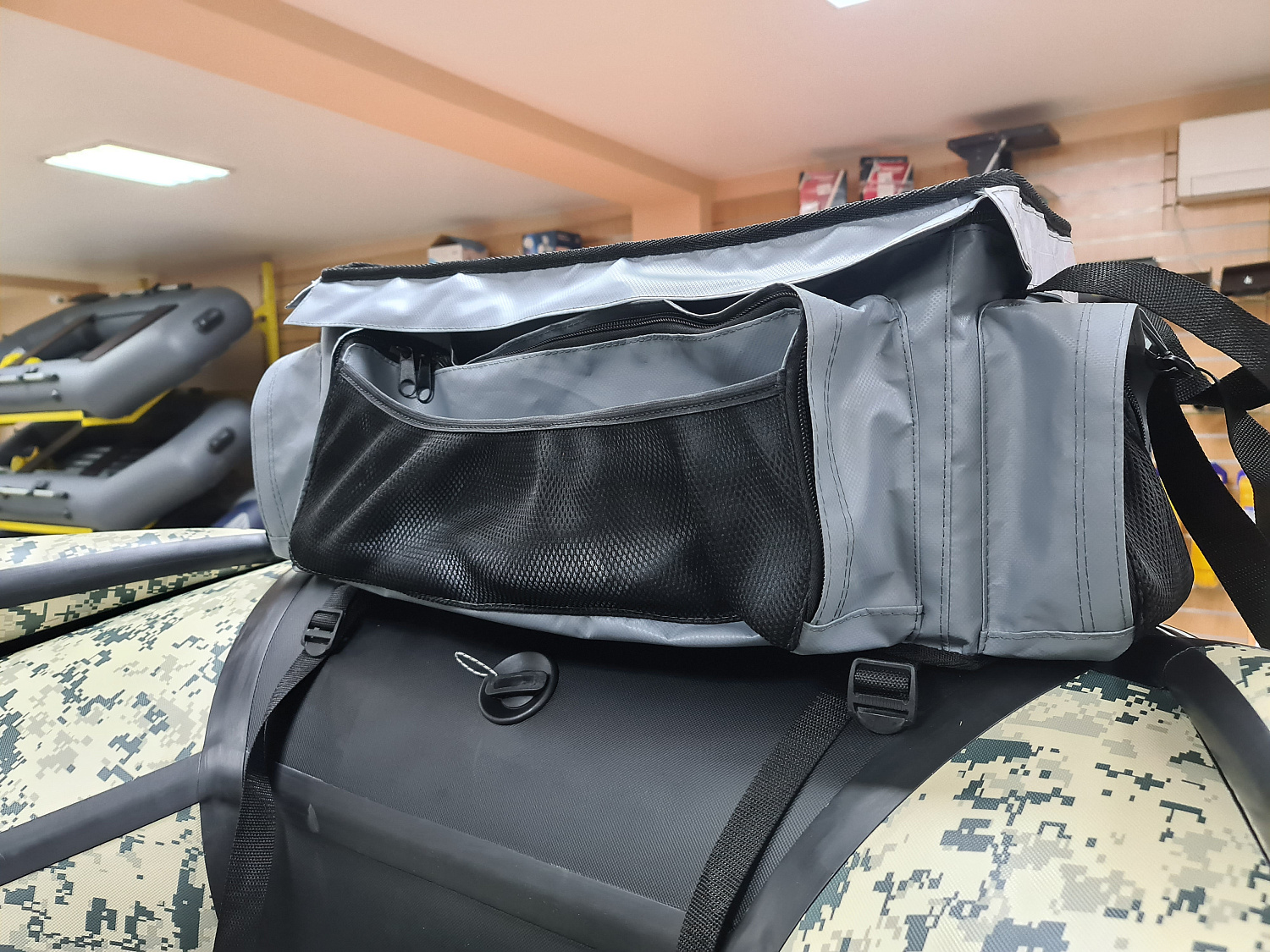 СУМКА ЛЮКС НА БАЛЛОН ДЛЯ ЛОДОК ПВХ 50Х25Х25 СМ в Майкопе